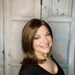 Regal Wig By Mane Attraction -Wig Specialty Shop MARegalNutmeg