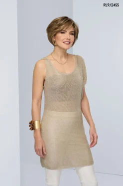 Born To Shine Wig By Raquel Welch | Heat-Friendly Synthetic -Wig Specialty Shop RW BornToShine Model1 Front3